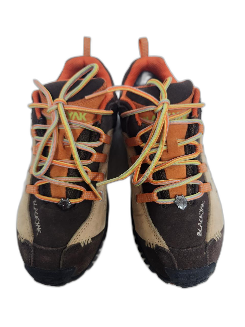 블랙야크 미드솔 장착 트레킹화 230사이즈