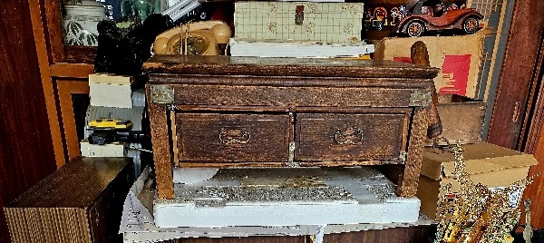 쌀가계에서 쓰던 작고예뿐 옛날좌탁 입니다./사진과 밑글참고 하세요