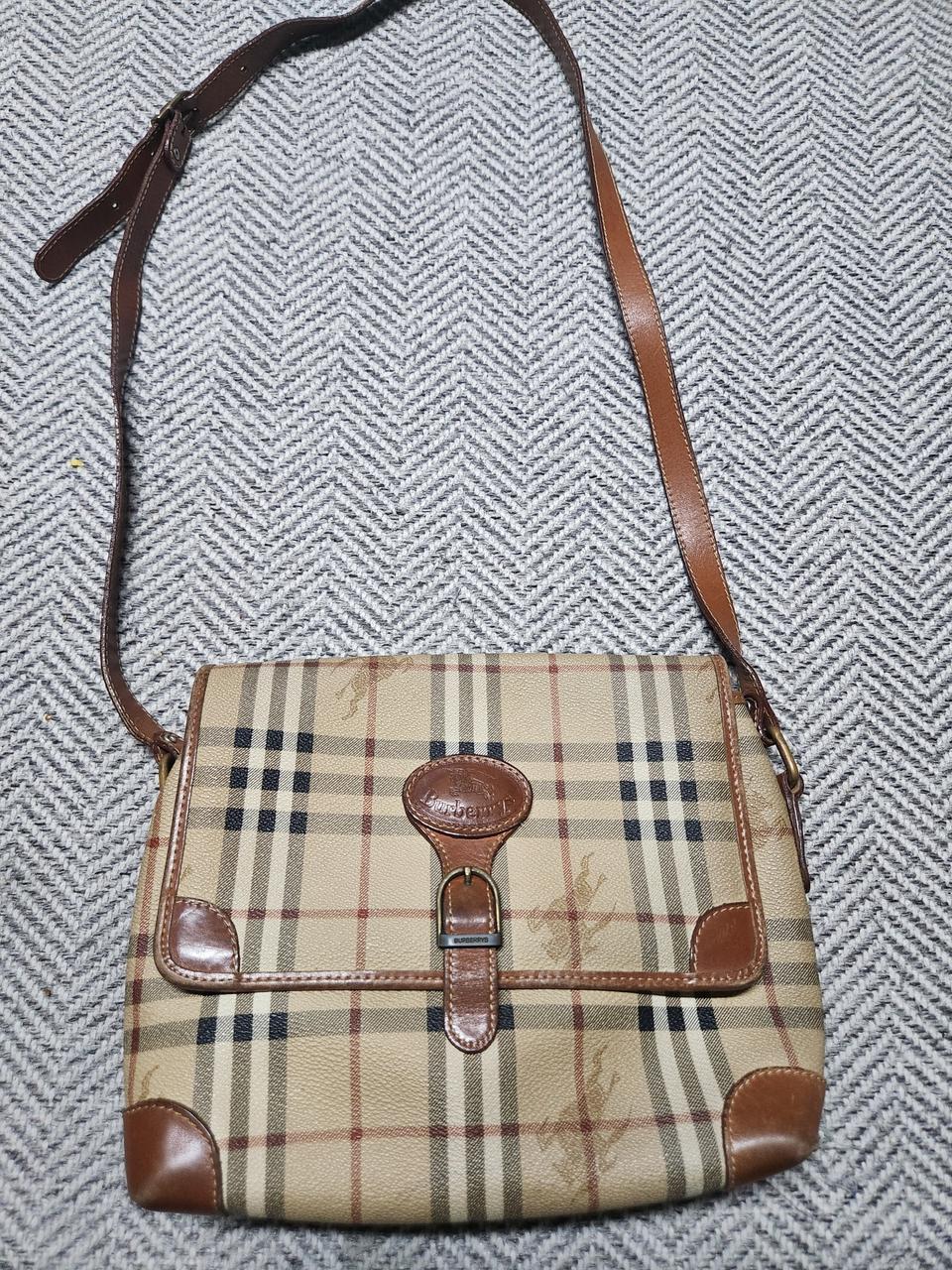 정품. 버버리 크로스백. 버버리 가방.