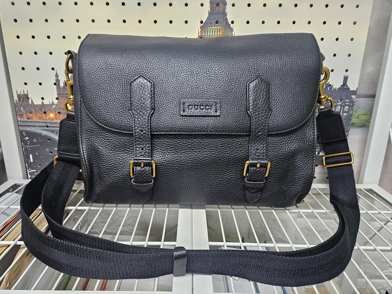 구찌 메신저백 숄더백 크로스백 374249 남성가방 블랙레더 BE21