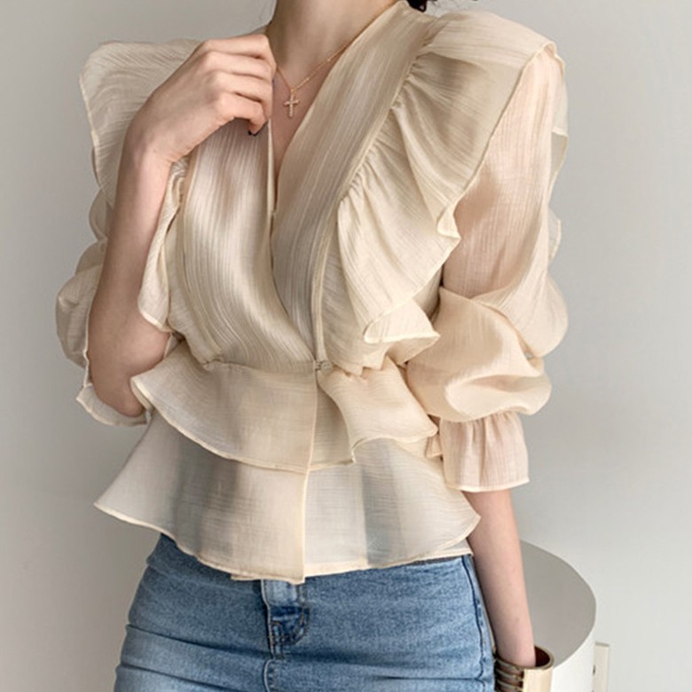 라테 프릴 블라우스