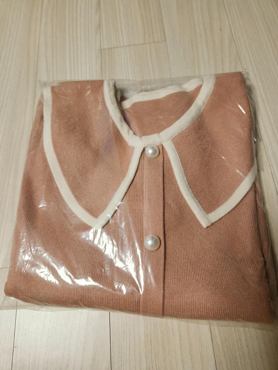 와이드 카라 세라카라 진주단추 모던 배색 단추 포인트 니트 고급 티셔츠