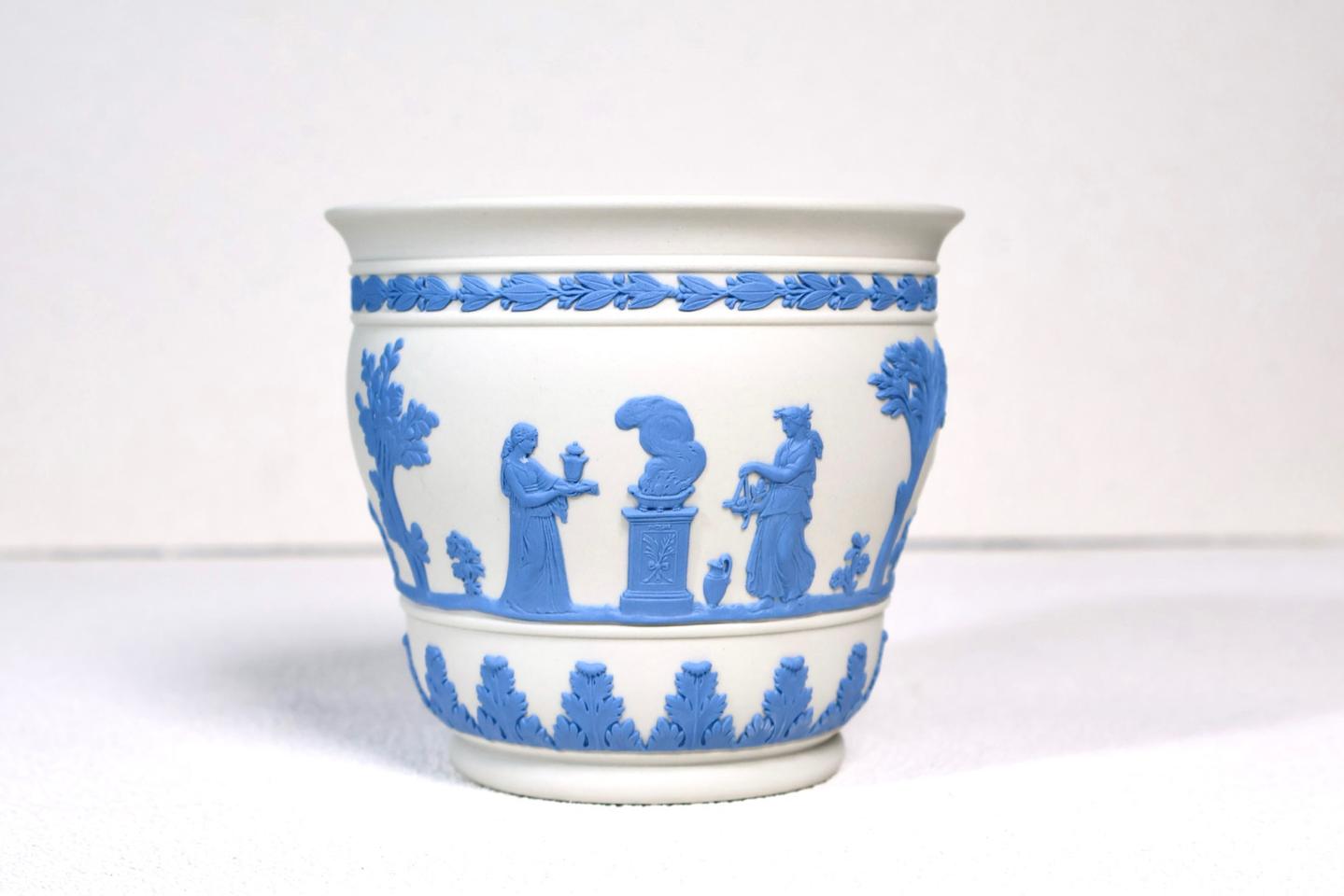 [영국앤틱] 웨지우드 제스퍼웨어 화이트 이형베이스(중형화병)