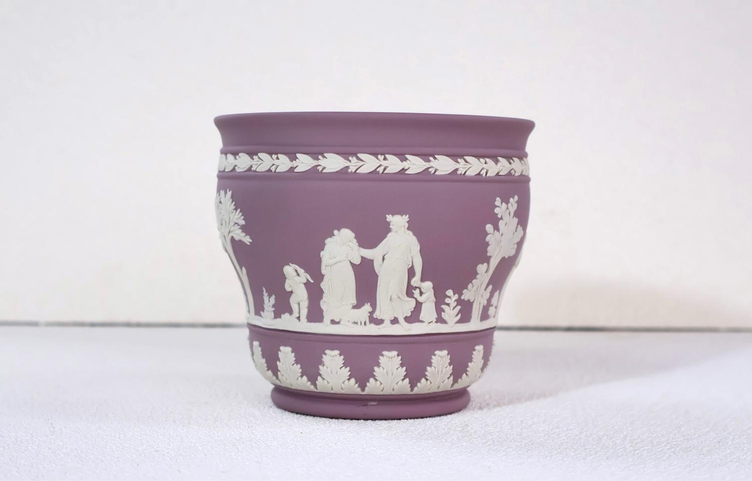 [영국앤틱] 웨지우드 제스퍼웨어 라일락 이형베이스(중형화병)