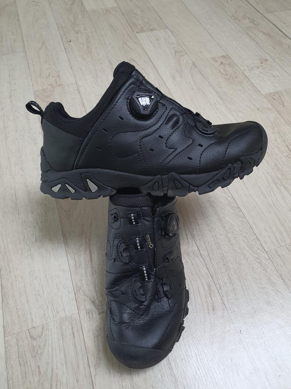 240 트렉스타 고어텍스 등산화 트레킹화 가죽 신발 240사이즈 완전좋아