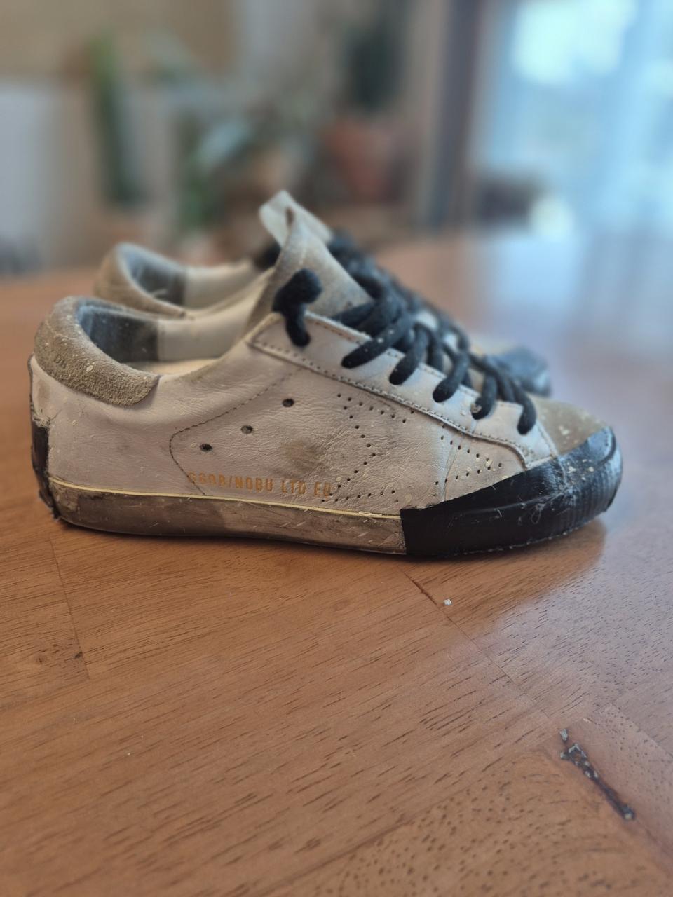 225-230(35)정품 골든구스 커스텀한 신발입니다