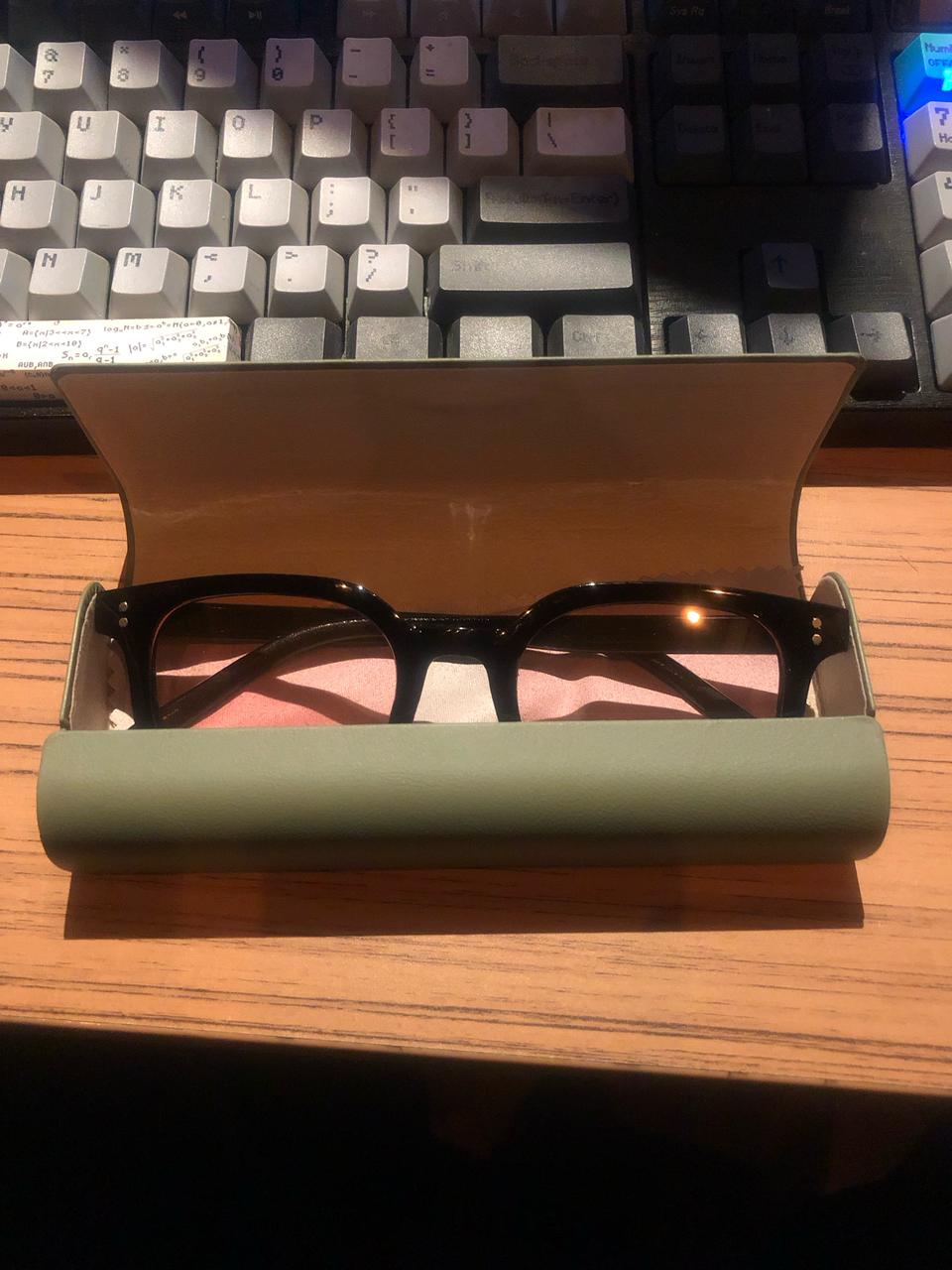 어제 산 선글라스 안경 올립니다. (미착용했음)