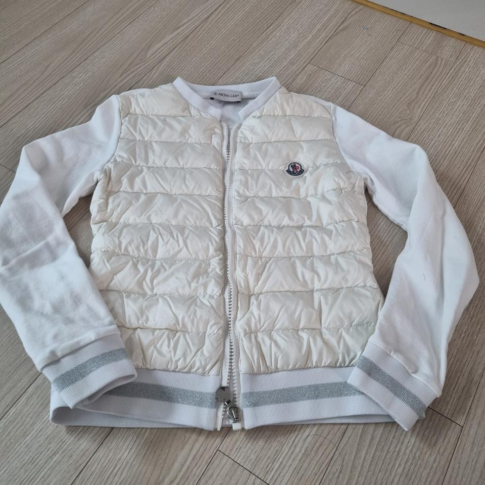 (정품) 몽클레어 키즈 여아 가디건 10사이즈 팝니다
