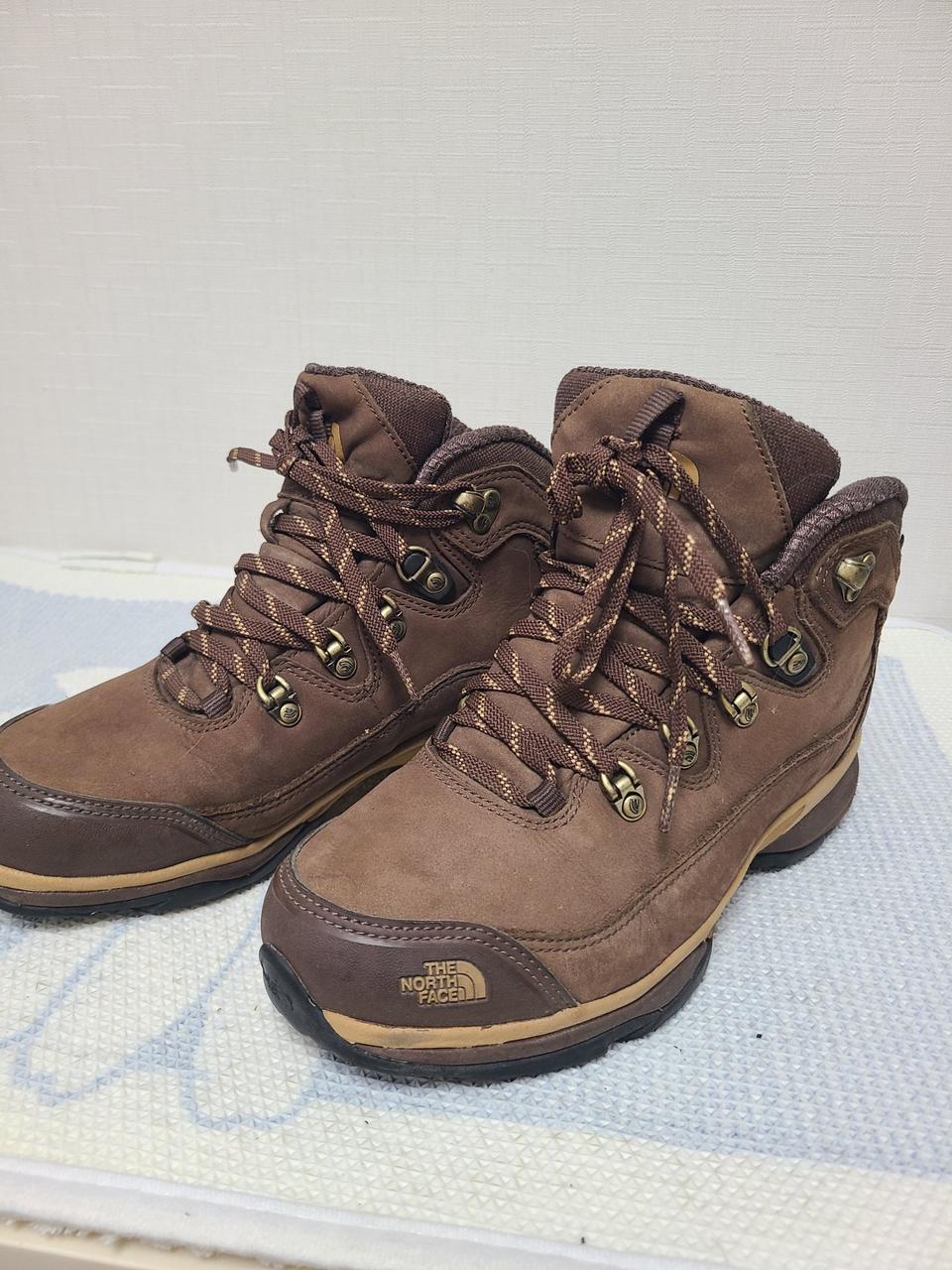 노스페이스 240 등산화