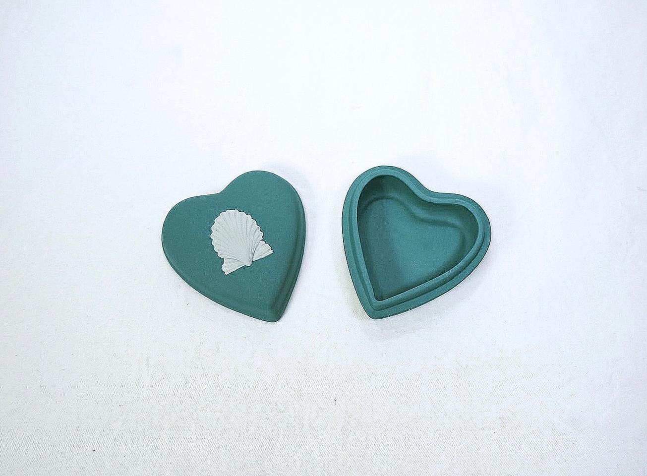 [영국엔틱]웨지우드 제스퍼웨어 조개장식 하트 트링켓박스 보석함_ 틸그린