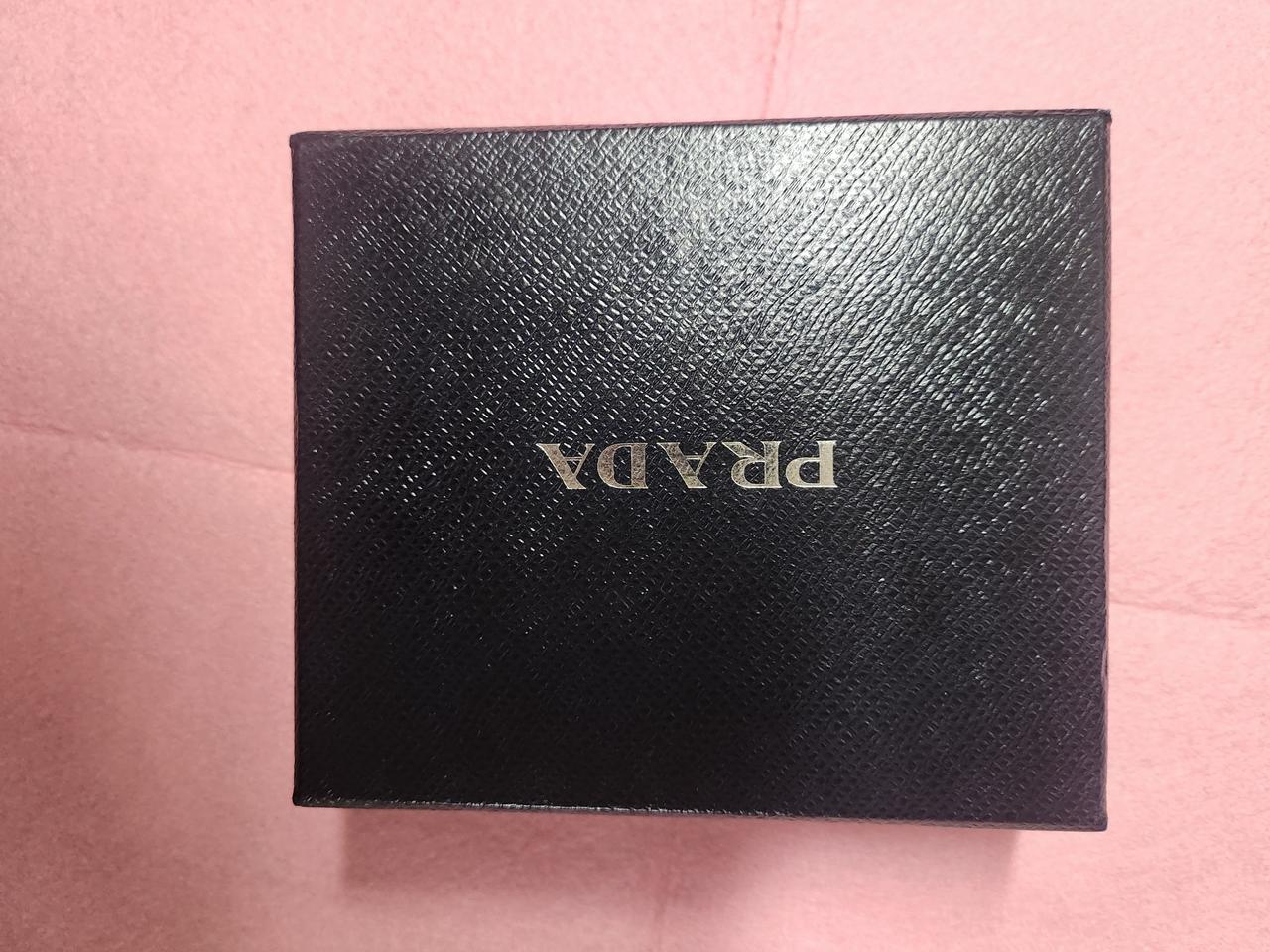 프라다정품 반지갑(가격인하)