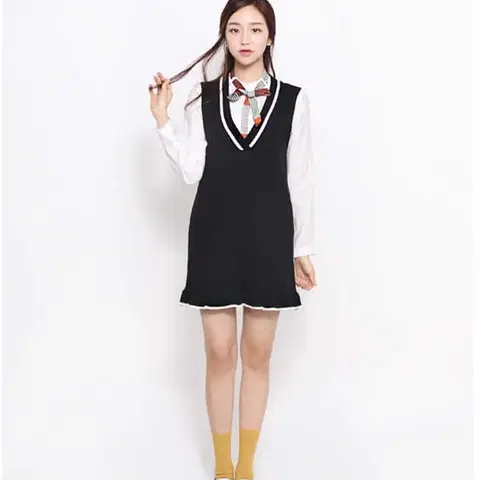 [무료배송.새상품] 브이넥 니트원피스 팝니다. (새상품)