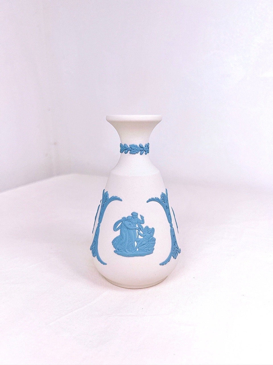 [영국엔틱] 웨지우드 제스퍼웨어 벋 도자기베이스 화병_ 화이트온더라벤더