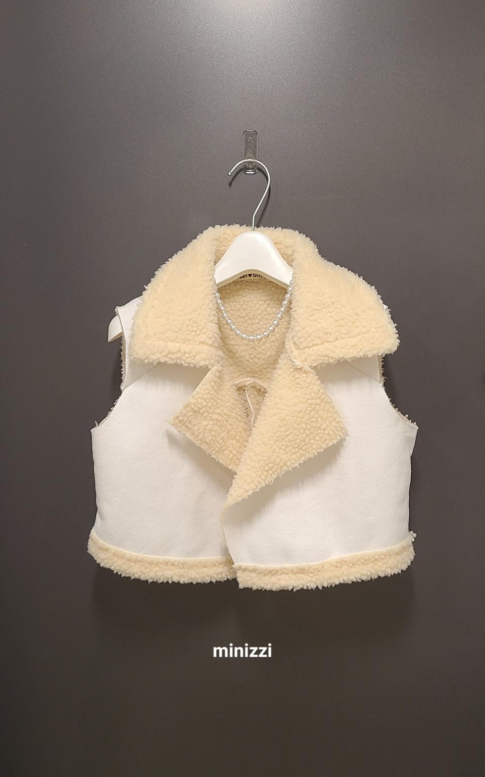 화이트 양털 무스탕 크롭 조끼 오픈 베스트 리폼 빈티지컷 페이크 퍼조끼