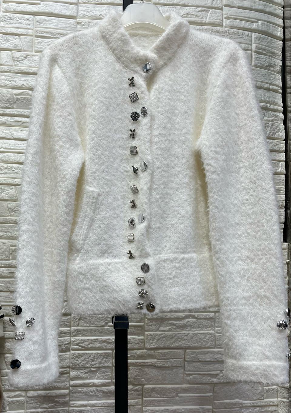 보들보들 보석단추 가디건