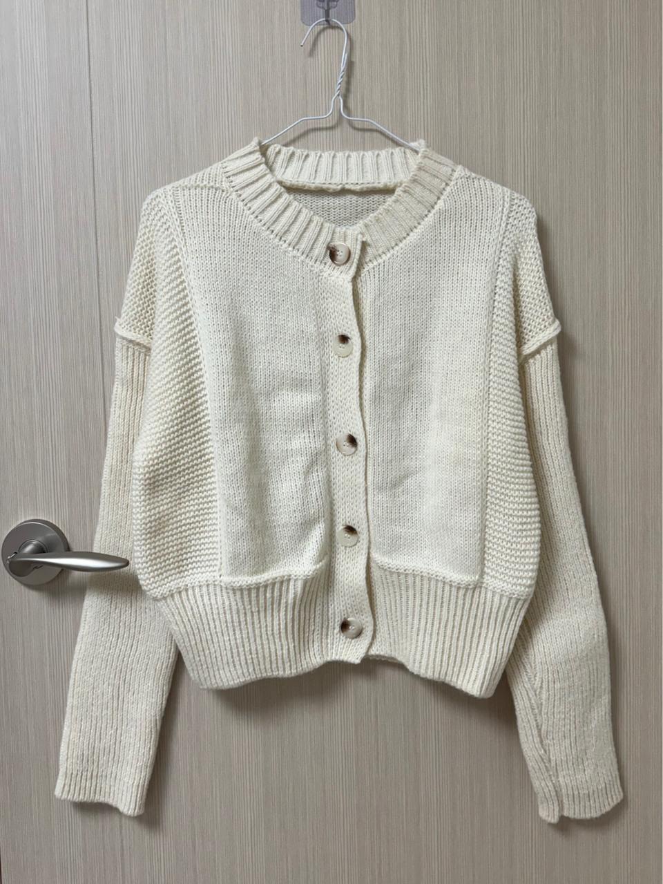 (새상품)두툼한 아이보리 니트 가디건