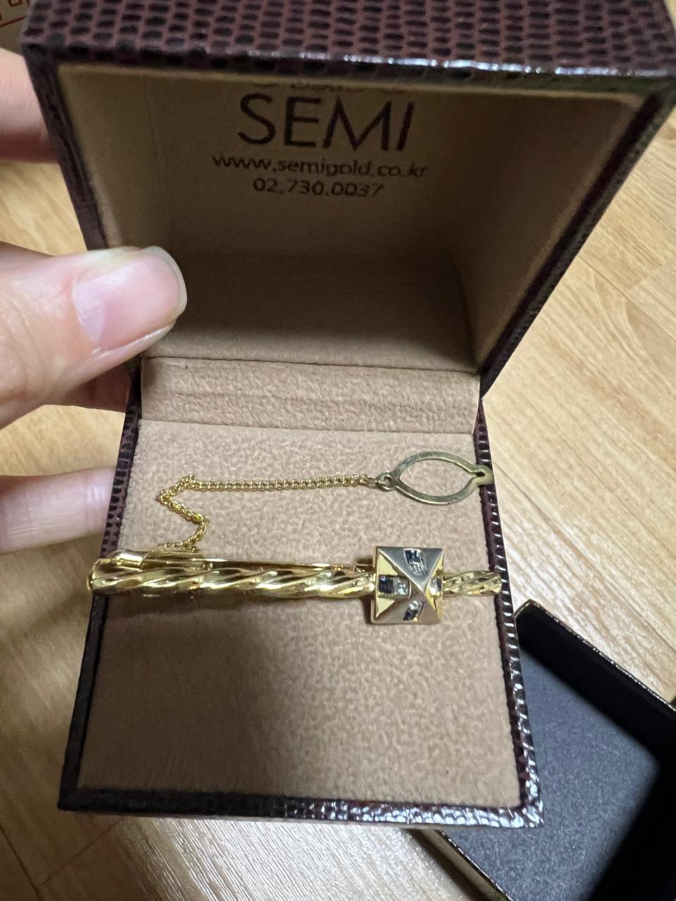 ugo conti 넥타이핀