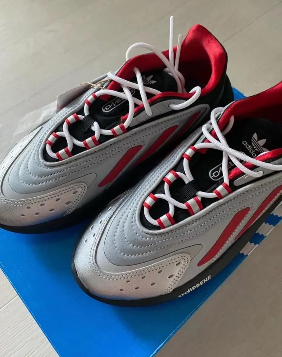 아디다스 운동화