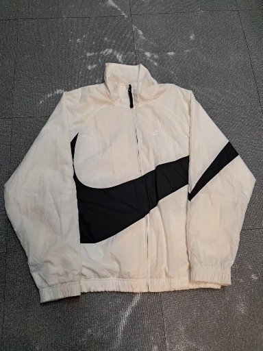 나이키 스우시 점퍼