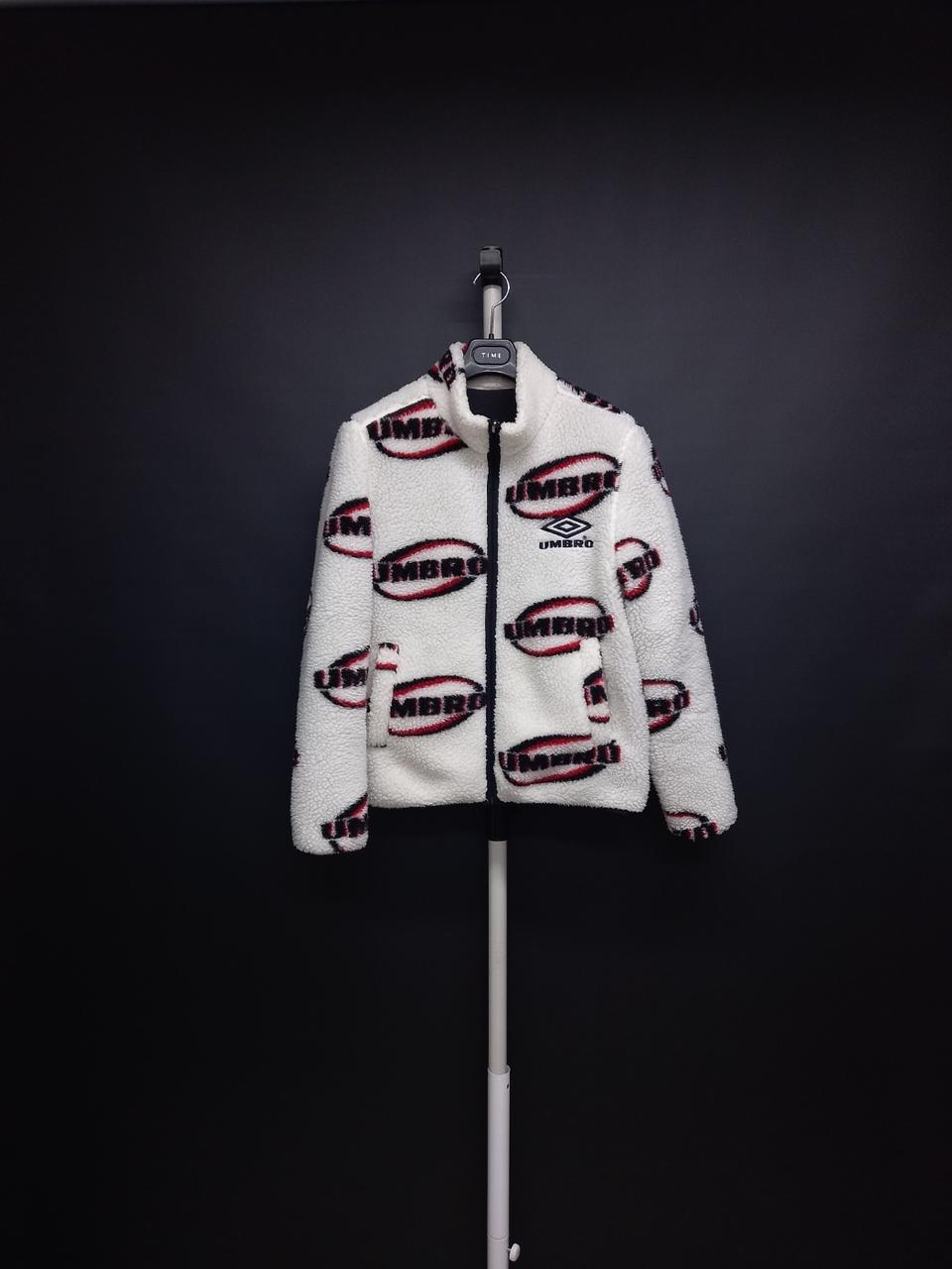 엄브로 리버시블  비숑부클 후리스 남여공용 점퍼 95