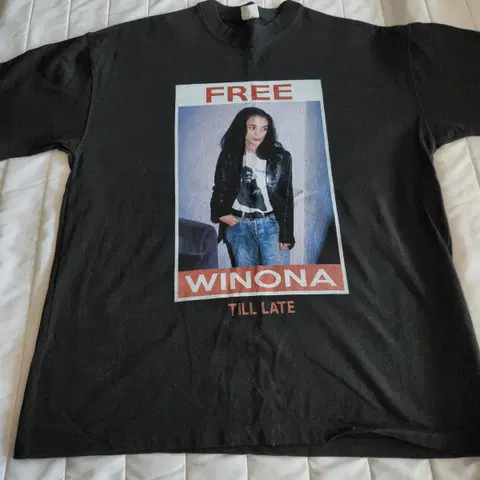 [xl] 틸레이트 23ss 위노나 라이더 그래픽반팔티 1회착 극미중고