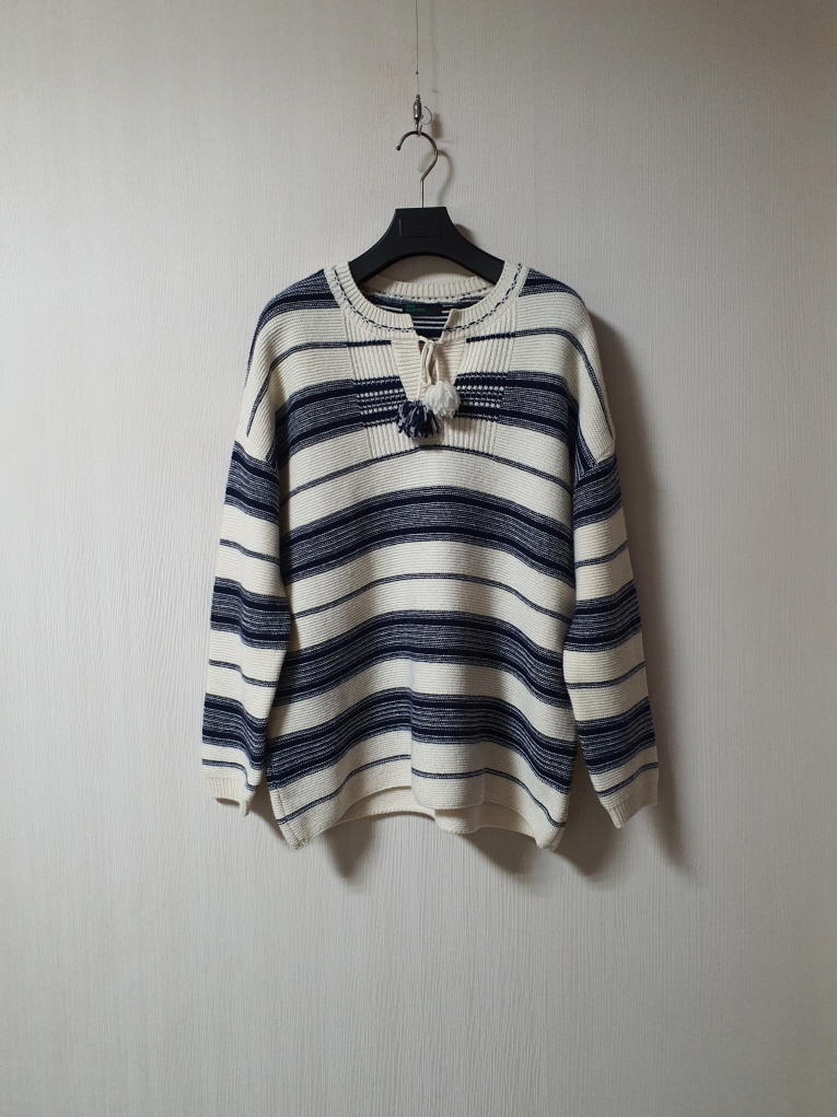 베네통 방울 레터링 디테일  니트 프리 사이즈