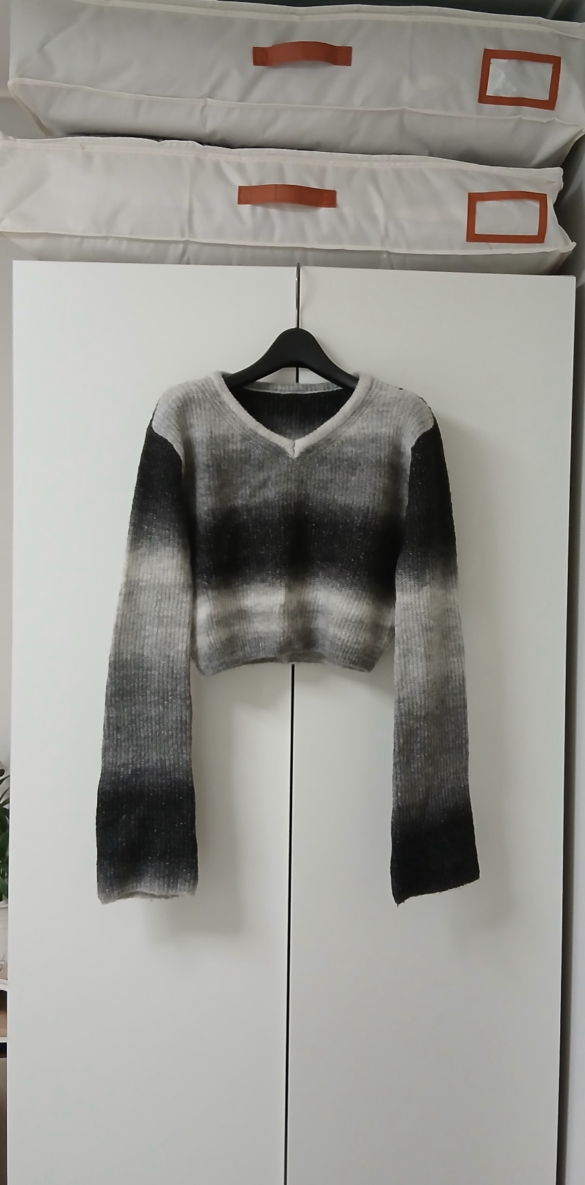 그라데이션 크롭니트