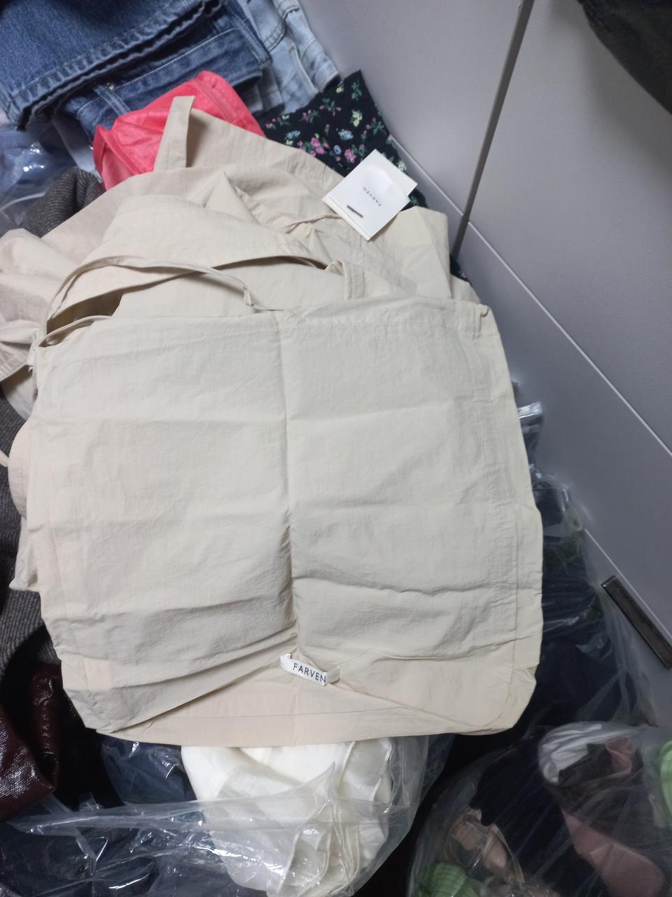 새상품 거울앞 시착한 파르벵 트렌치코트