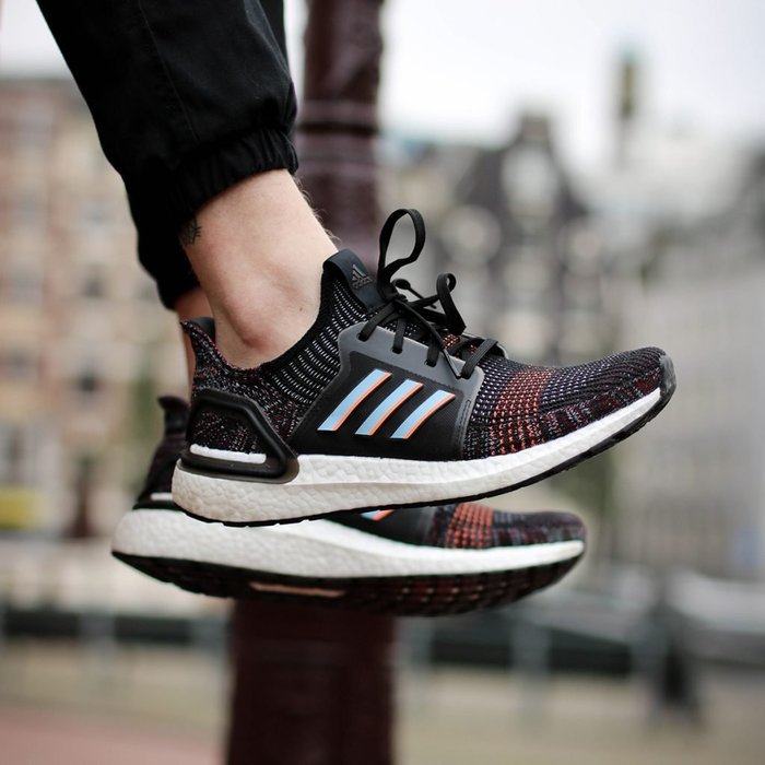 아디다스 울트라부스트 손흥민 러닝화 260 새상품