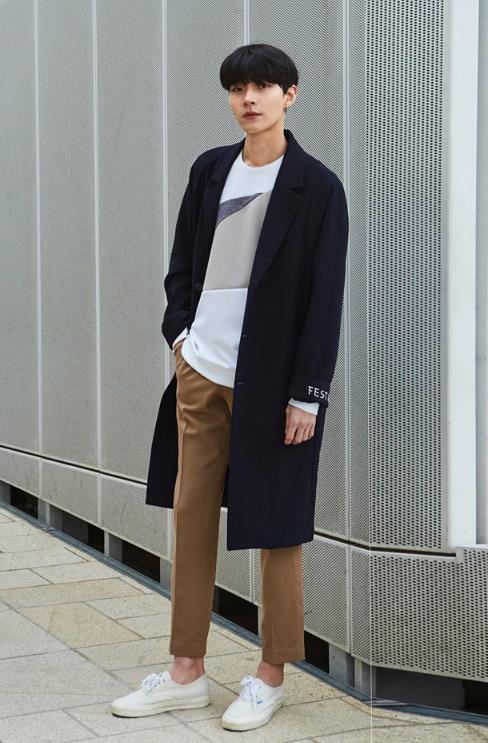 HUM 드로잉 자수 간절기 코트