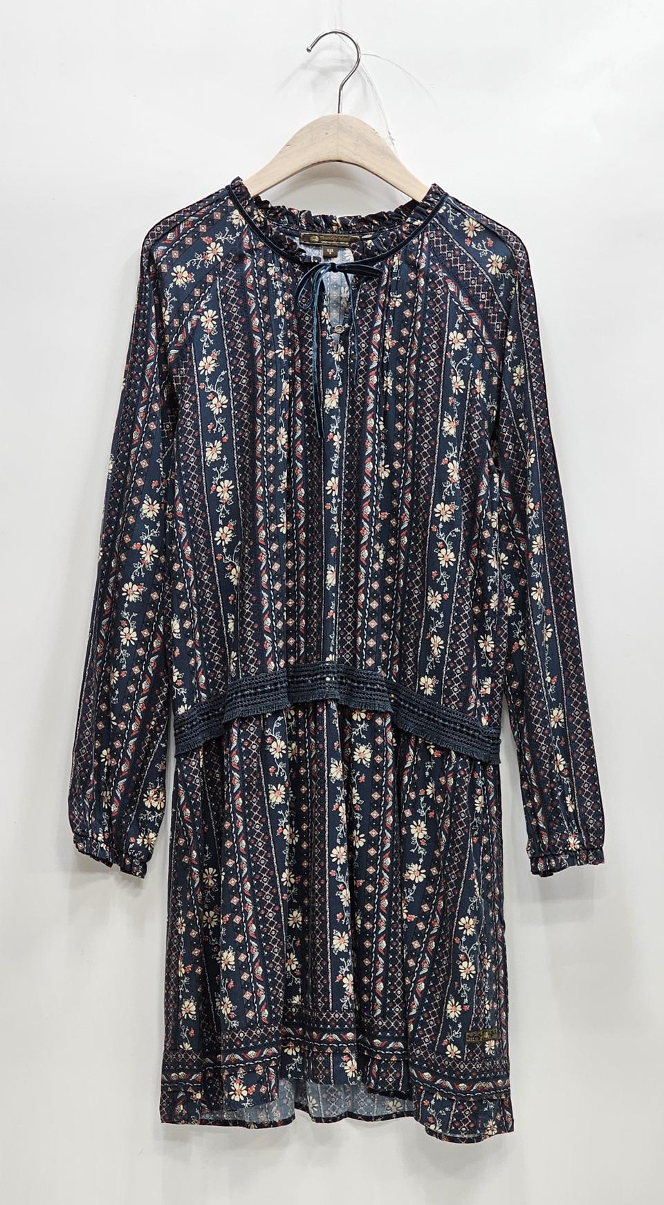 써스데이아일랜드 레이온 원피스