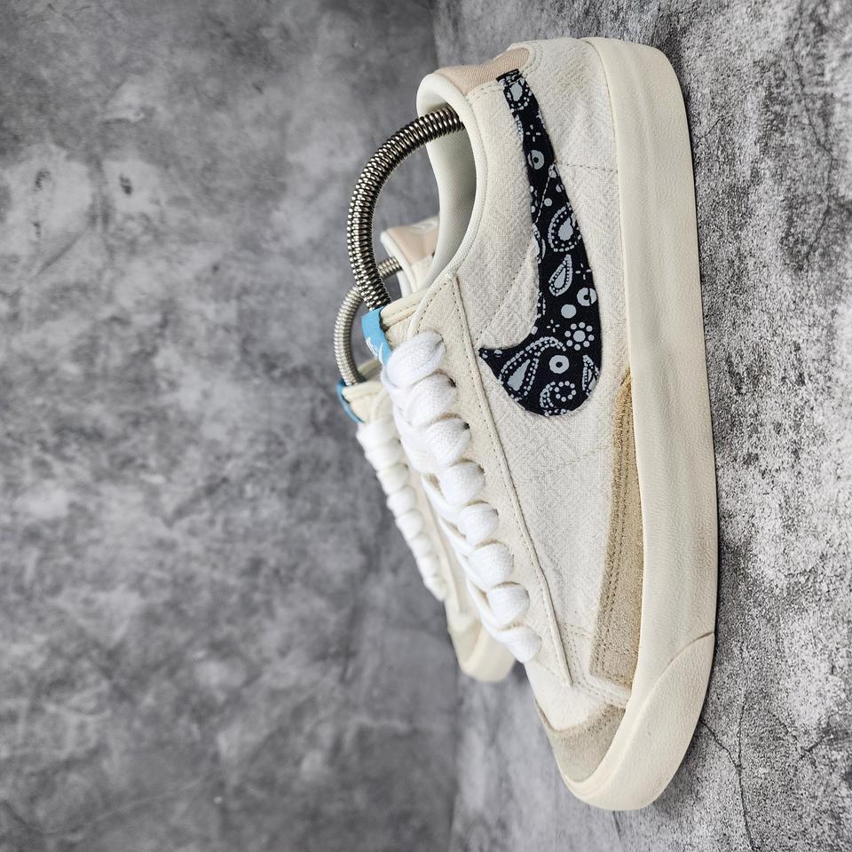 더블식스(정품)나이키 블레이저 로우'77 빈티지 페이즐리 스우시 275