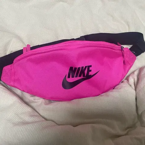 나이키 헤리티지 힙색 슬링백 핫핑크 운동가방 런닝가방