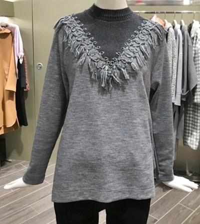 오즈세컨 태슬 니트