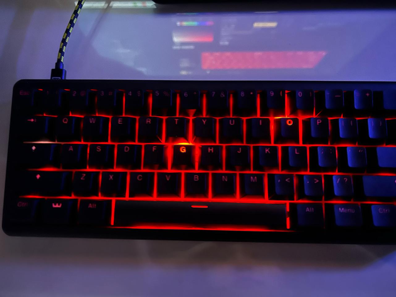 우팅60he+ 커스텀 키보드 팝니다