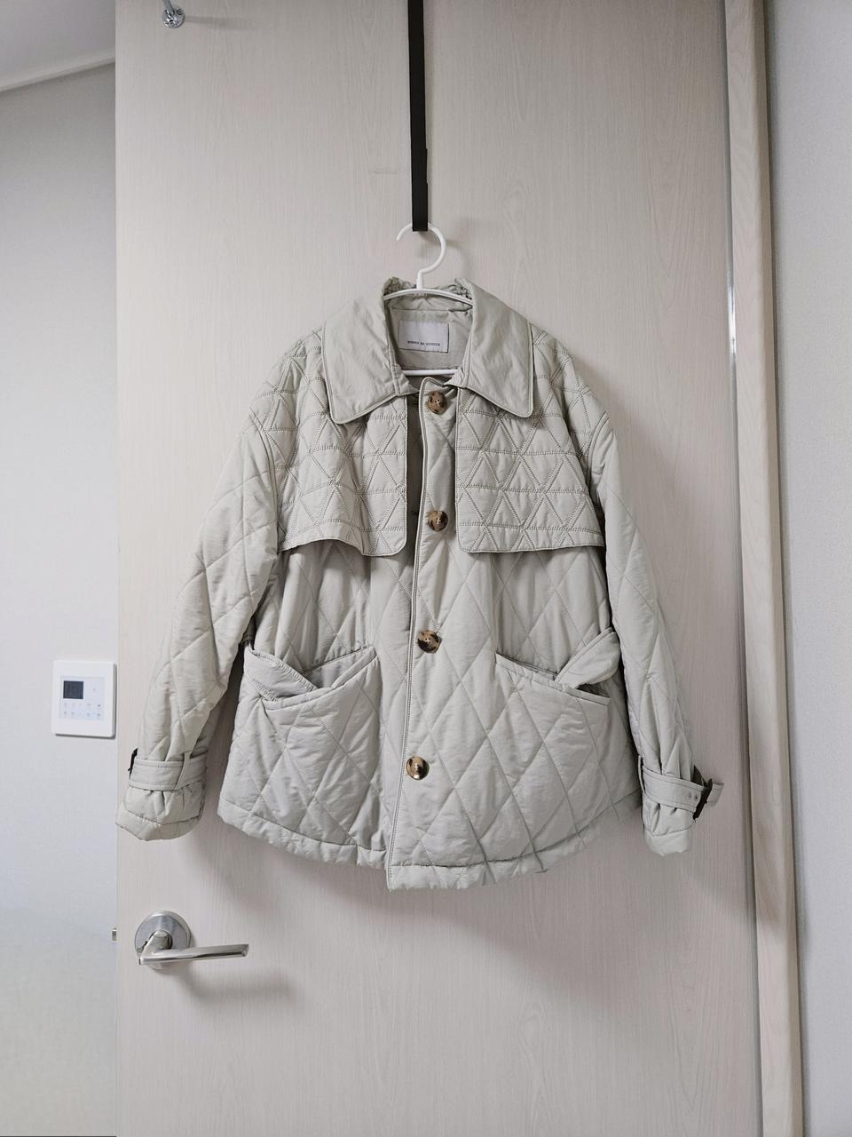 보브 트렌치 벨티드 퀄팅 경량패딩