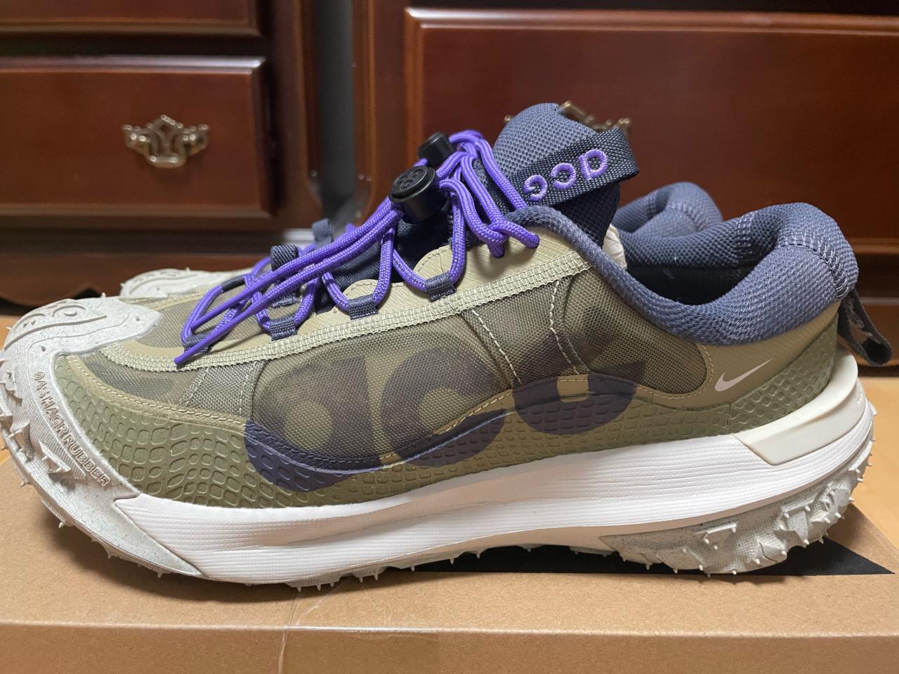 나이키 acg 마운틴플라이2 올리브 275 거의 새상품