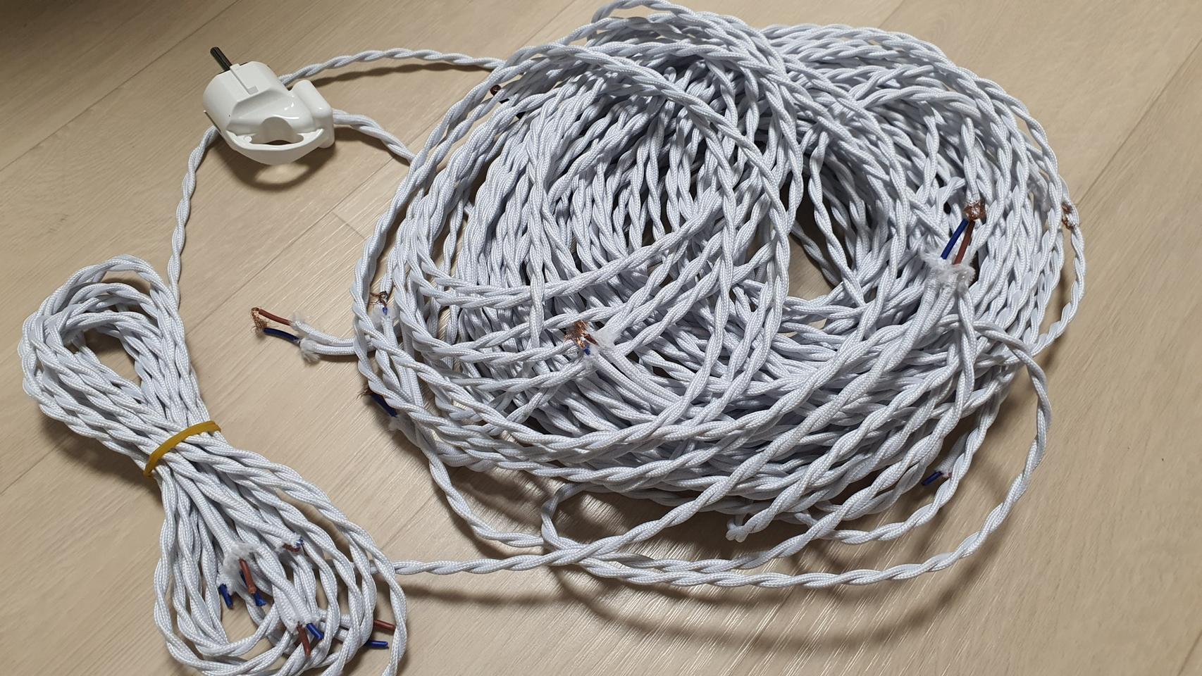 택포 꽈배기 전선 흰색