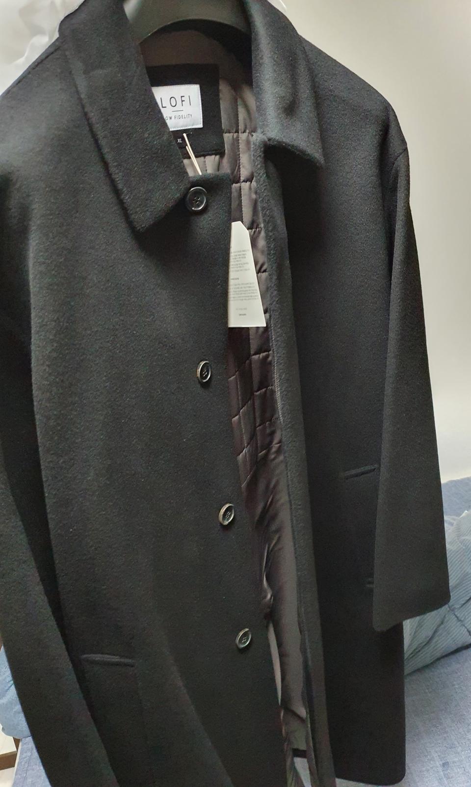 울 맥코트 블랙 새상품 65% 할인