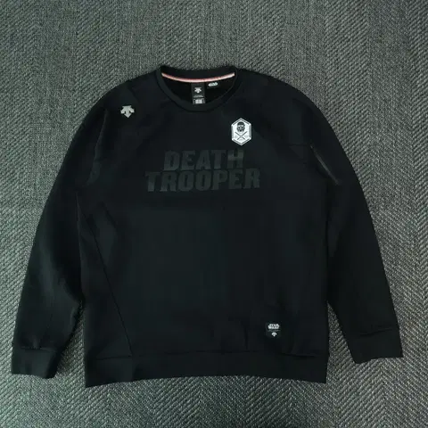 데상트 스타우즈 맨투맨 105