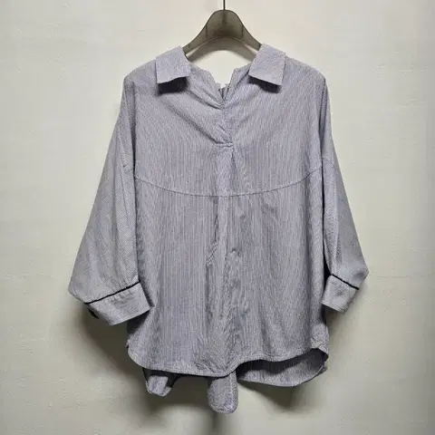 한섬 SYSTEM 시스템 스트라이프 블라우스 오버핏