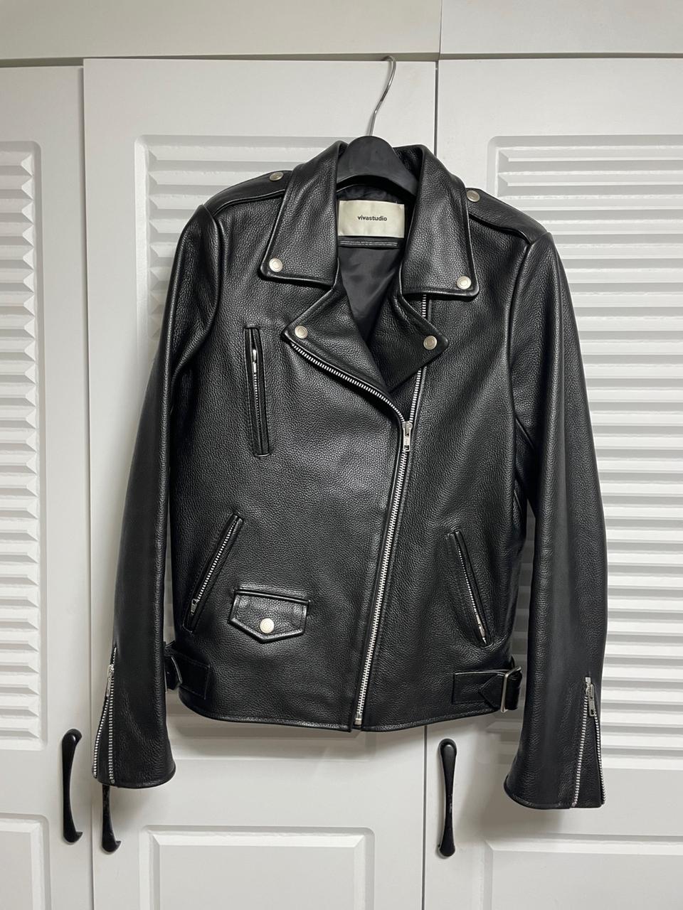 비바스튜디오 가죽자켓