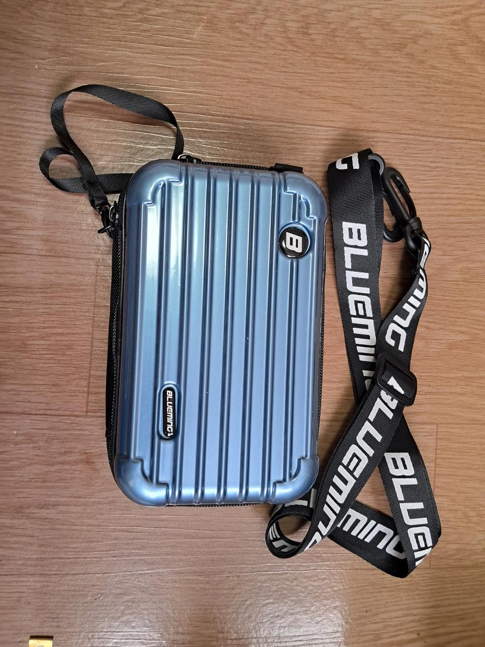 하드캐리어 미니백