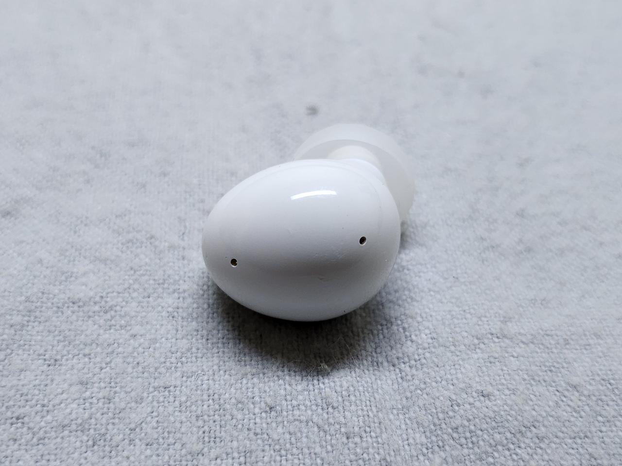 갤럭시 버즈2 화이트 오른쪽