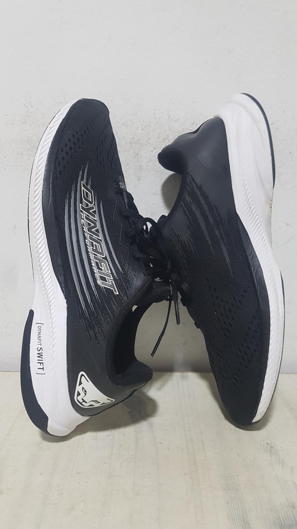 택포 260~265 정품 다이나핏 DYNAFIT 초경량 쿠션 스니커즈!