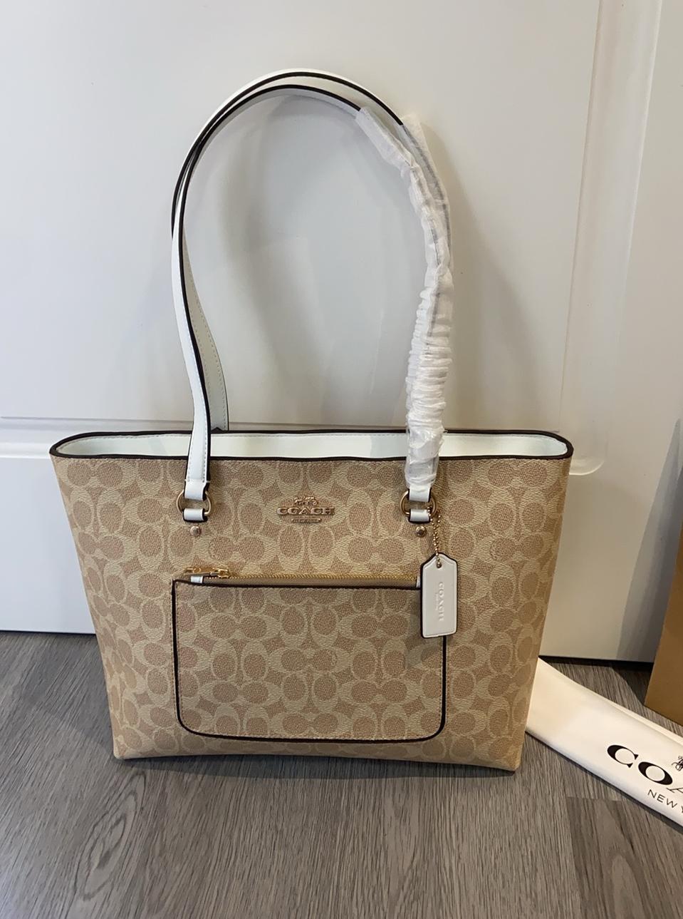 코치 시그니처 캔버스 소재의 갤러리 토트백 CAZ00 3종