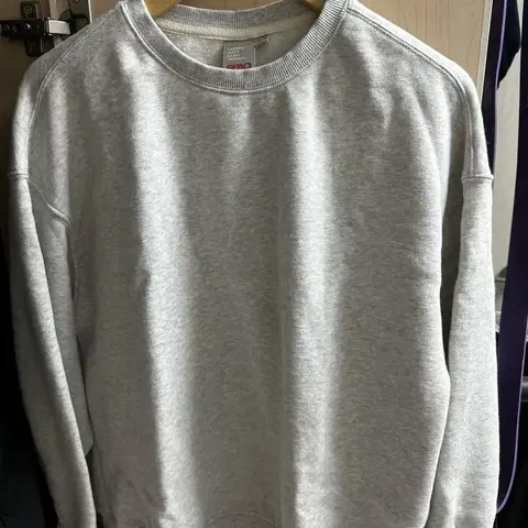 스파오 기모 맨투맨 라이트멜란지, 블랙