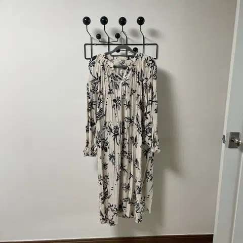 플라워 나뭇잎 쉬폰스탈 허리끈 아이보리 원피스