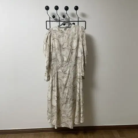 소매 퍼프 프레즐리 마블 롱원피스