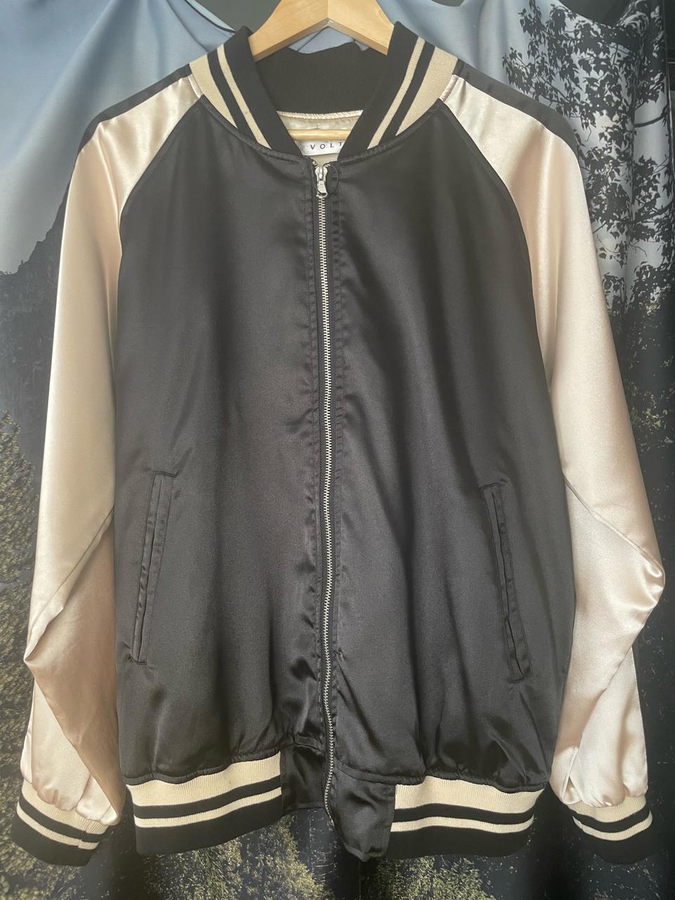 볼크 자수 자켓